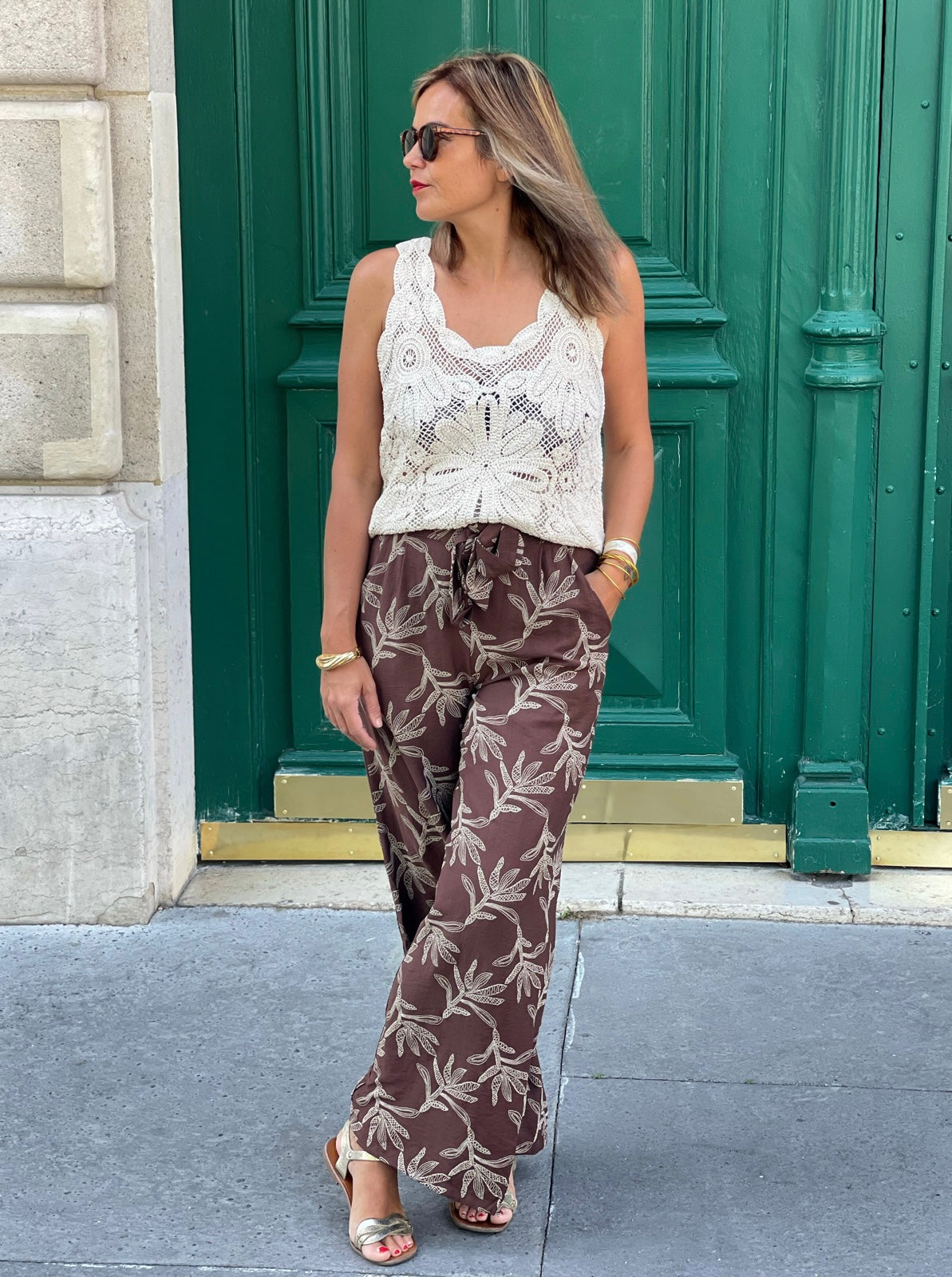 Pantalon Albane Marron Imprimé Feuillage – Coupe Fluide