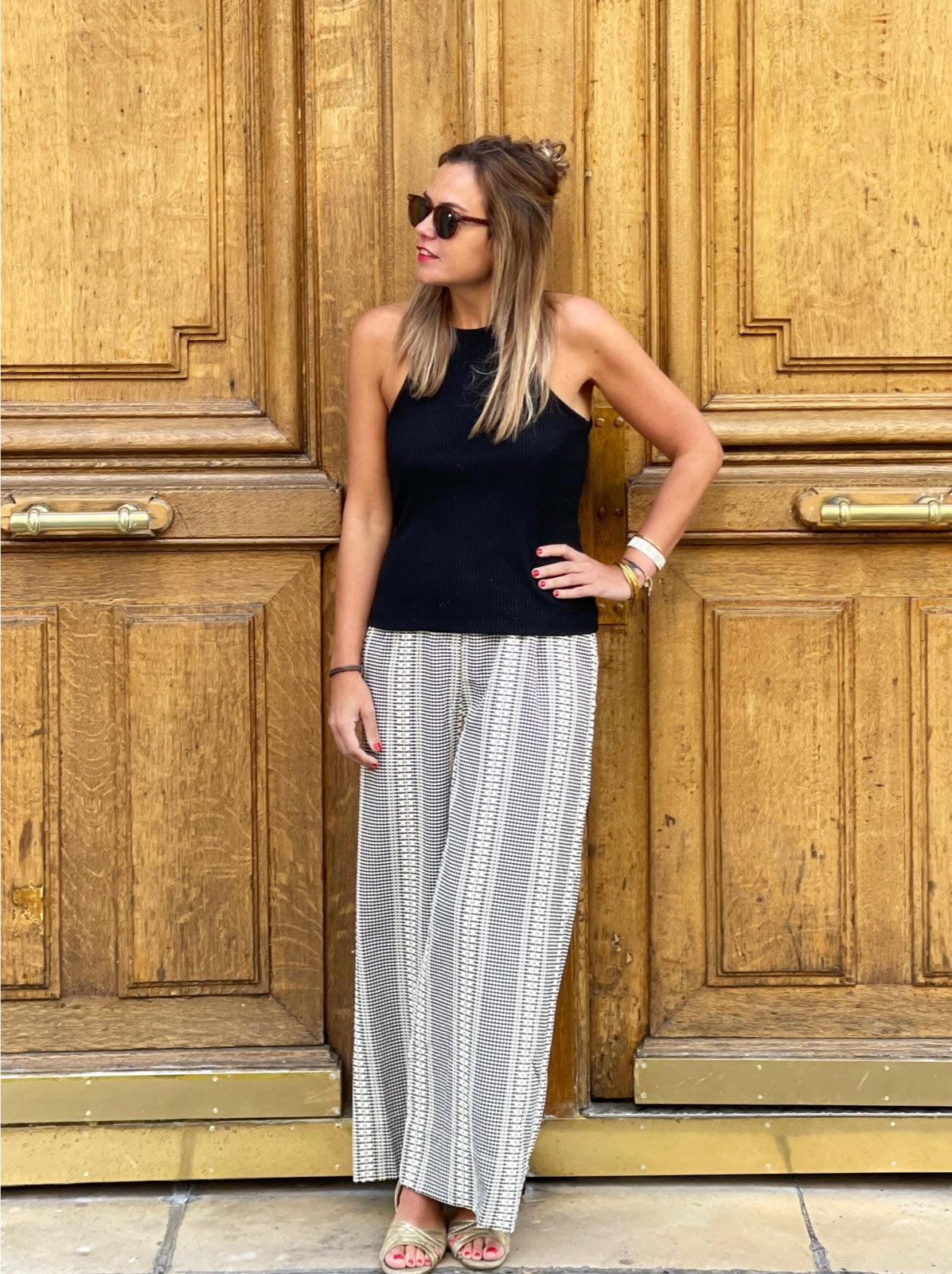 Pantalon-pakita-pantalon-fluide-motifs-noire-et-blanc-Mylo-concept-store-paris-julesjo