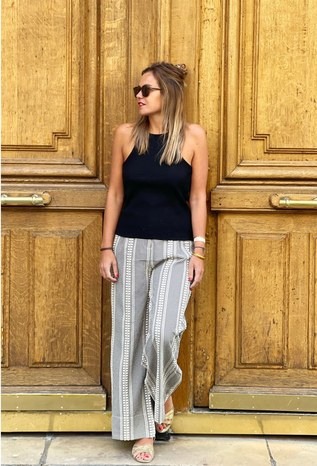 Pantalon-pakita-pantalon-fluide-motifs-noire-et-blanc-Mylo-concept-store-paris-julesjo
