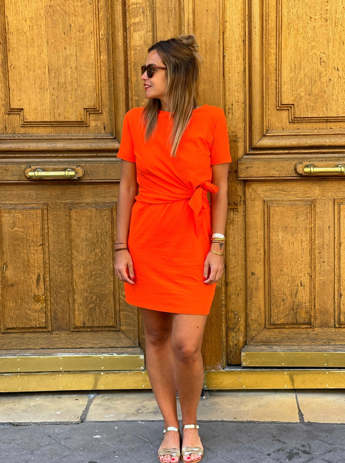 Robe-Maeva-orange-robe-courte-avec-noeud -Mylo-concept-store-paris-17
