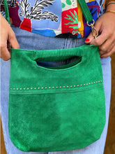 Charger l&#39;image dans la galerie, Sac-gabriel-sac-vert-en-daim-Mylo-concept-store-paris-julesjo-2