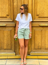 Charger l&#39;image dans la galerie, Short-Mykonos-short-blanc-rayures-vertes-Mylo-concept-store-paris-17