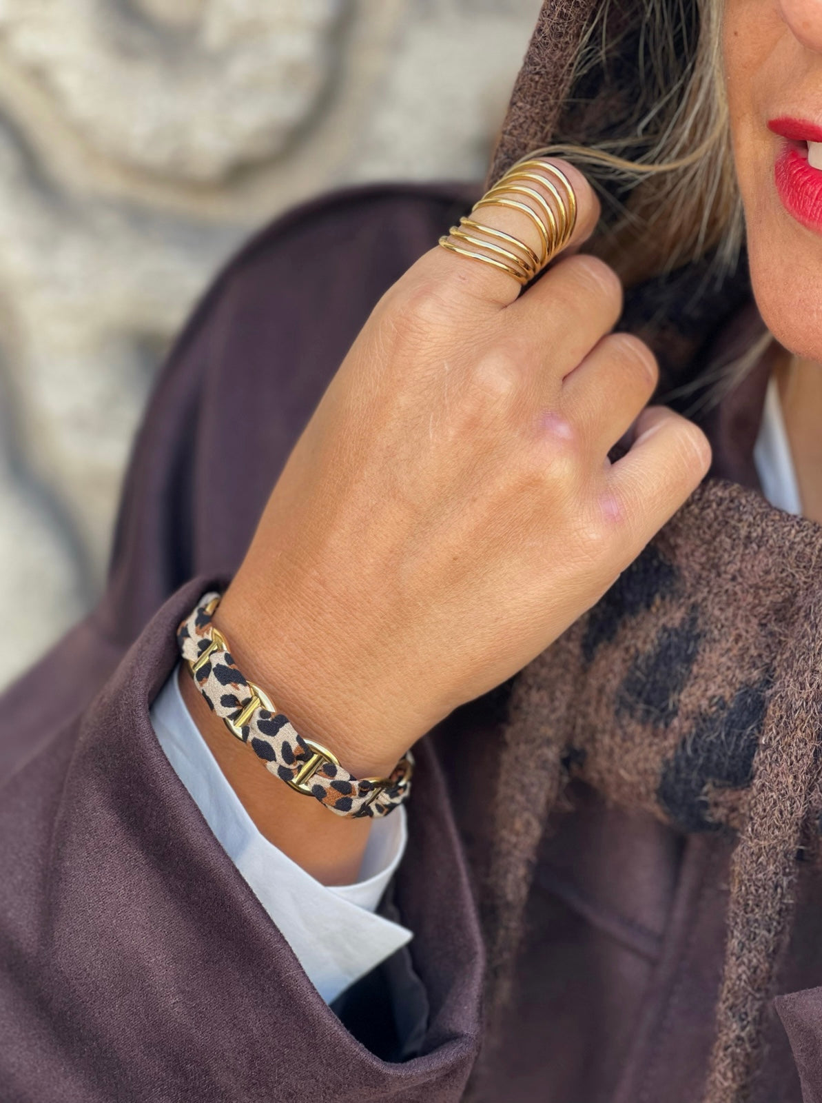 Bracelet Léo léopard porté MYLO