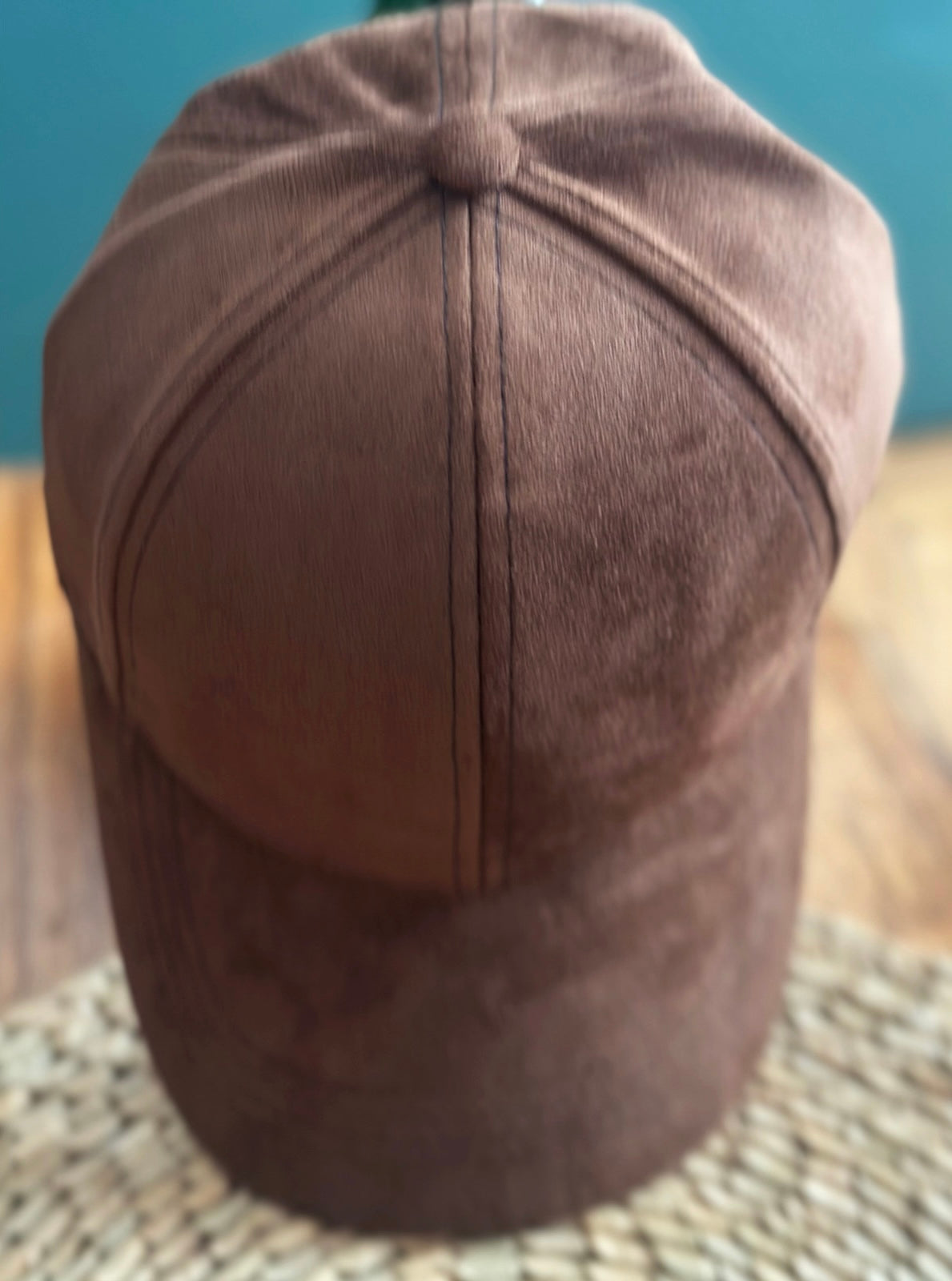 Casquette Palma marron vue de face, détail de la visière et des coutures – MYLO