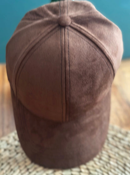 Casquette Palma marron vue de face, détail de la visière et des coutures – MYLO