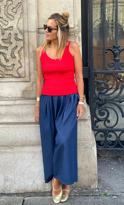 Jean Aleria bleu femme porté en silhouette parisienne