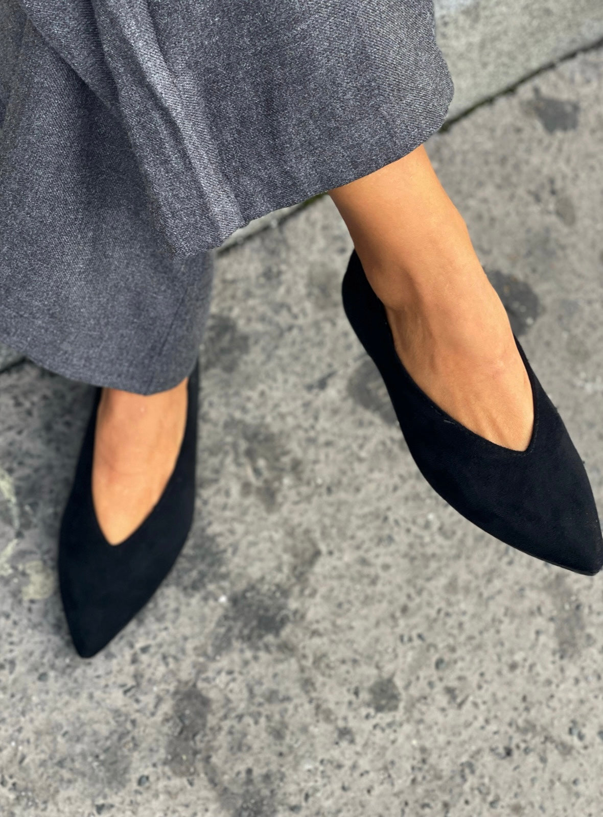 Ballerines Bastia noires à bout pointu, vue de dessus portées