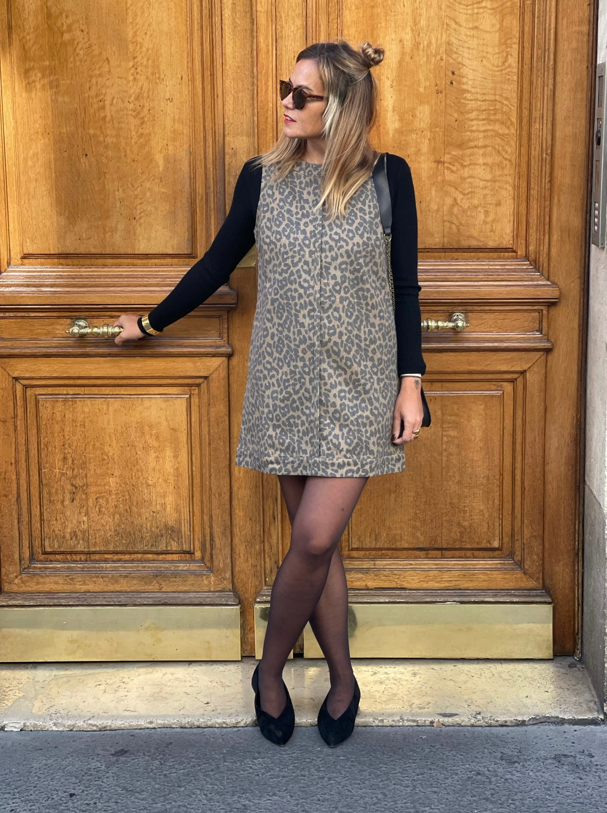 Robe courte Calenzana imprimé léopard MYLO — silhouette de face