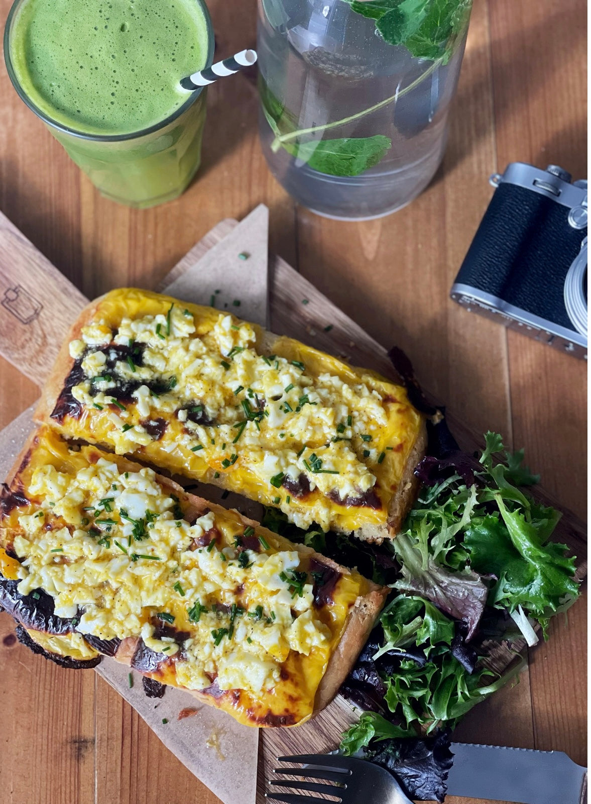 Flatbread œufs brouillés & Cheddar