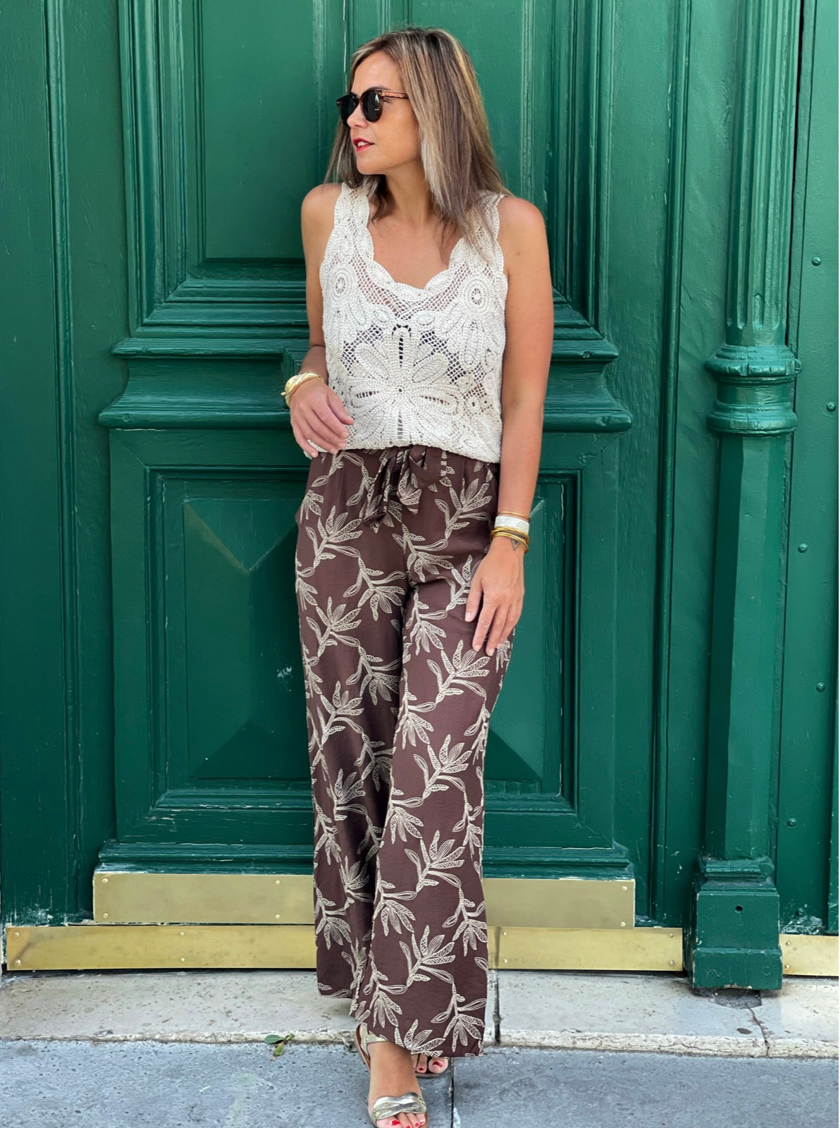 Pantalon Albane Marron Imprimé Feuillage – Coupe Fluide