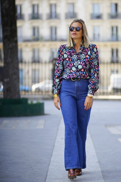 Imprevu-blouse-sweet-flower-noire-motifs-fleuris-colorees-col-ourle-manches-longues-boutonnees-legerement-bouffantes-epaulettes-Mylo-concept-store-Paris-batignolles
