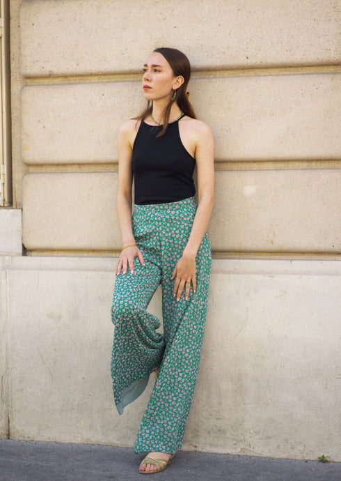 Pieces-debardeur-costina-noir-serré-au-cou-mylo-concept-store